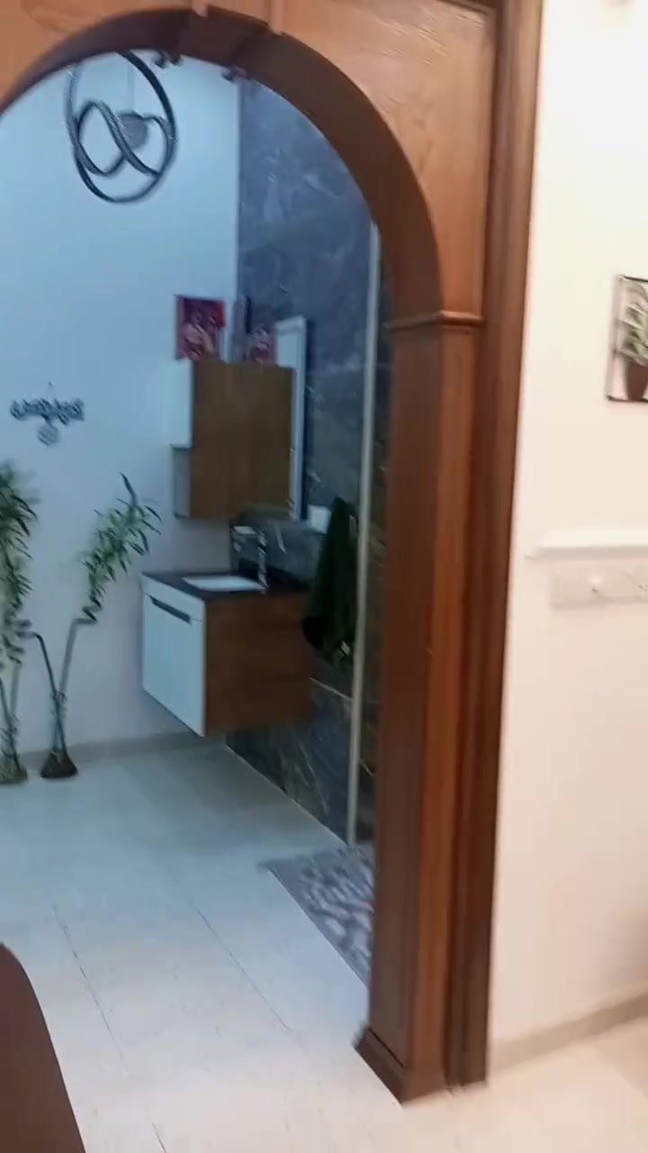 اعلااان مميز جدا  🔥🔥🔥
دار للبيع بناء حديث درجه اولى vip في  #الغزاليه العمداء موقع مميز وهادئ
مساحه 150م واجهه 7.5نزال20

يتكون من 4غرف نوم سويت 

صاله 
حولي 
مطبخ 
شلال داخلي 
طرمه 
بيتونه 
سطح 
البيت متعوب عليه بشكل وبالعافيه ع اليشتري 
لاستفسار 
***********
