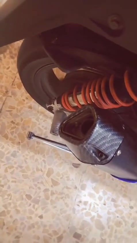 السلام عليكم 👋🏻
صالنصة كاربون طكة نار🔥 كاتم موجود تفتح الكاتم تتحكم بعلو الصوت الذراع مالتهة موجود ترهم علة العدلة وعلة ال١٤٠ عام🛵
السعر:40الف
العنوان: الكاظمية جكوك
الرقم:*********** 📱
