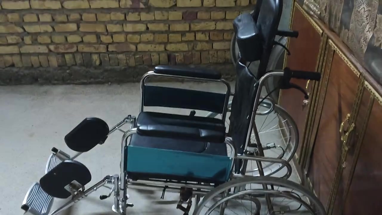 سلام عليكم عربانه للبيع ما مستخدمه سعره 100 بيه مجال شي قليل ما متواجد ع الفيس هذا رقمي ***********
