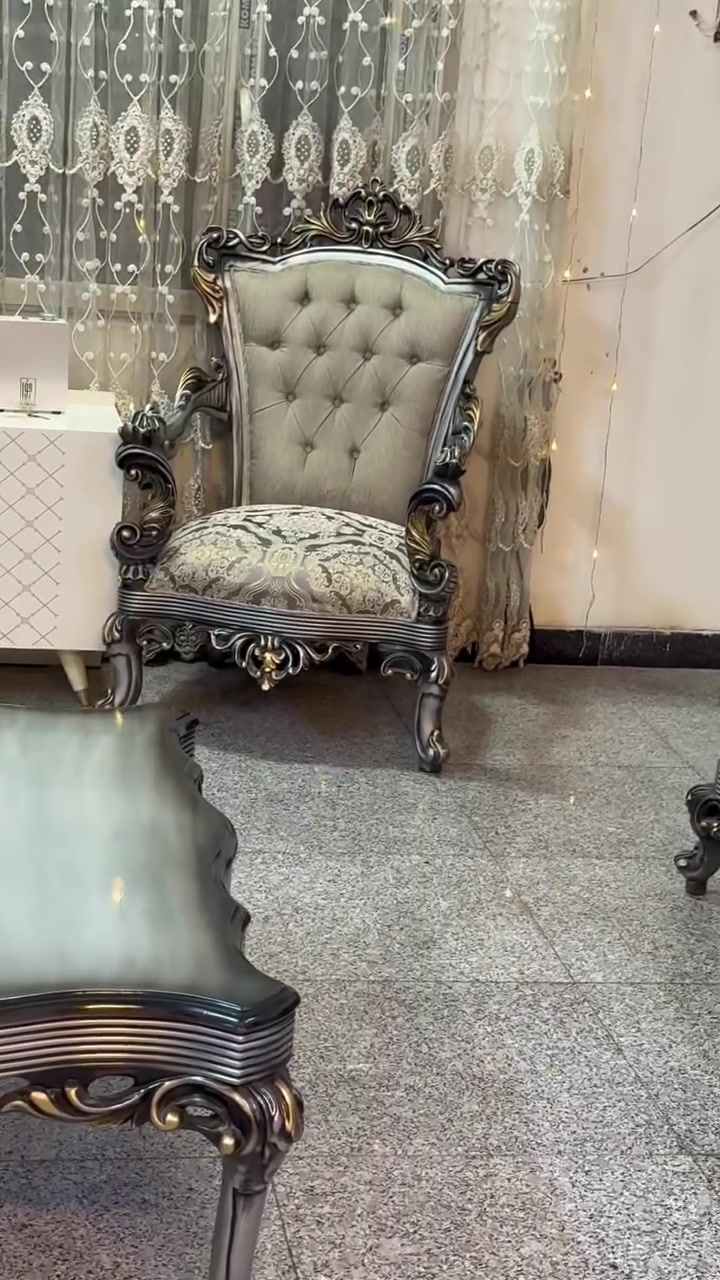 تخم زان عشر مقاعد
السعر مليونين المكان البنوك ***********

