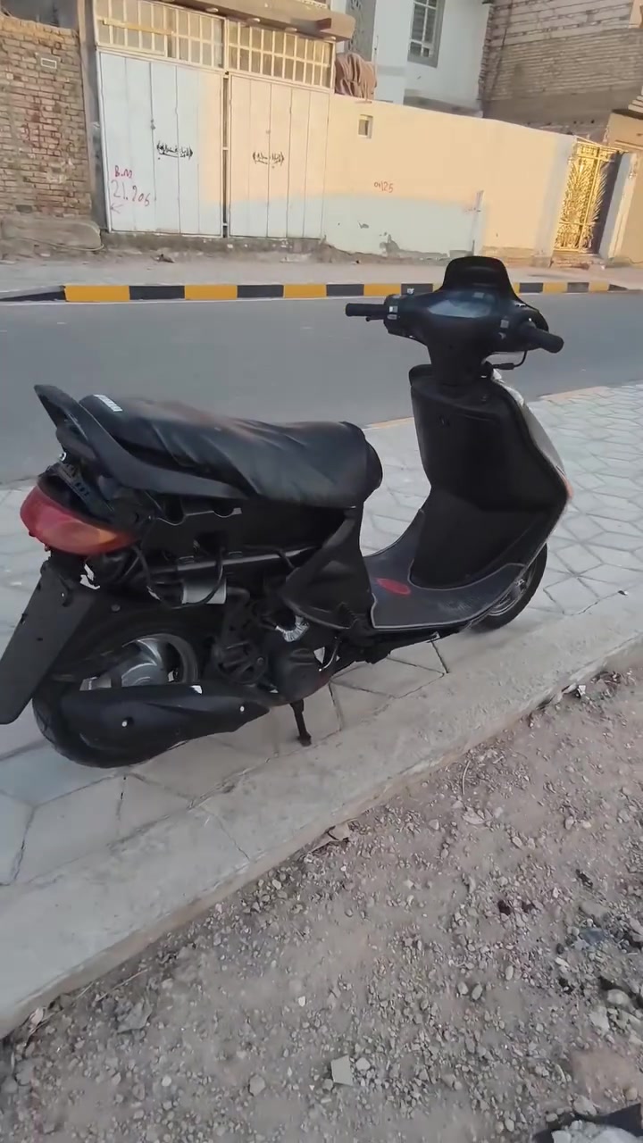 سلام عليكم دراجه فراشه نضيفه مكينه ما مفتوحه كلشي شغال بيه   اشاير بكلايت كهربائيات كله  شغاله سعر525 وبيه مجال   مكان ديوانيه قضاء الشاميه متواجد علئ فيس وهاذا رقم ***********
