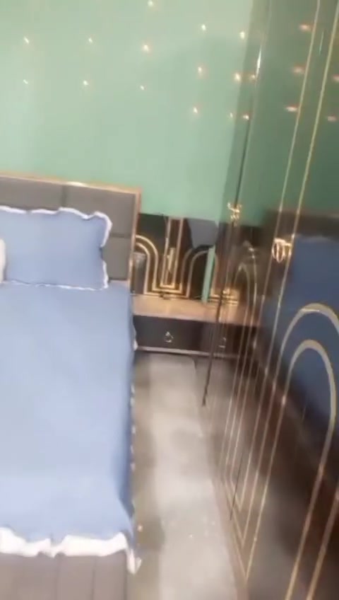 بيت.٢٠٠البيع متر يحتوي طابق ونص الأول ستقبال و٣نوم مطبخ وحمام داخلي وخارج طابق ثاني ٢نوم حمام سويت سعر ١١٠ اللستفسار التصال ***********
