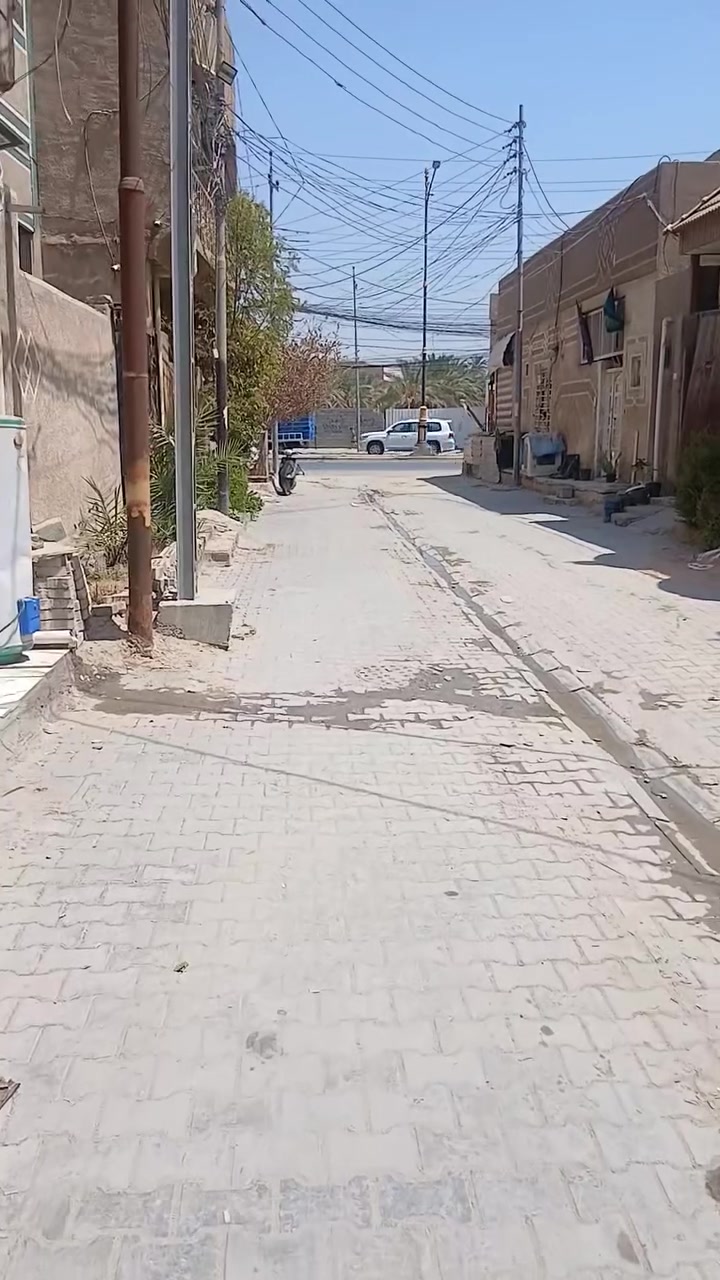 السلام عليكم 
بيت للبيع 
مساحه ٦٣ متر 
حي نواب قرب مستشفى الكفيل 
طابقين بناء طابوق
خامس بيت على شارع العام 
*********** واتساب

