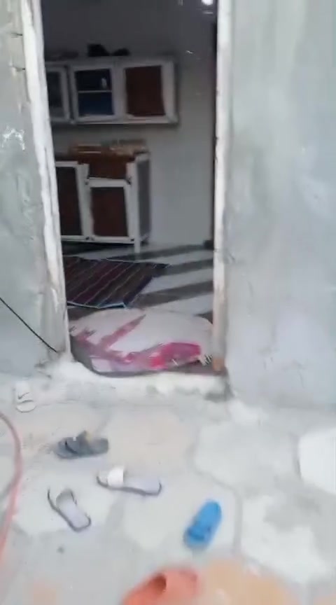 البيت زراعي البيع الصخين شارع مختار البيت 200ترك 100مبني 100 كهرباء مولد سحب ماي يبعد عن شارع 400متر سعره مناسب جدن ***********
