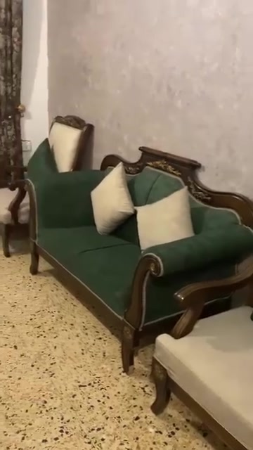 السلام عليكم تخم تركي للبيع ٩ مقاعد ويا ٥ طبلات وبردات وتول نفس لون التخم  مكان بغداد الجديدة السعر ٧٥٠ وبي مجال بسيط للتواصل ***********
