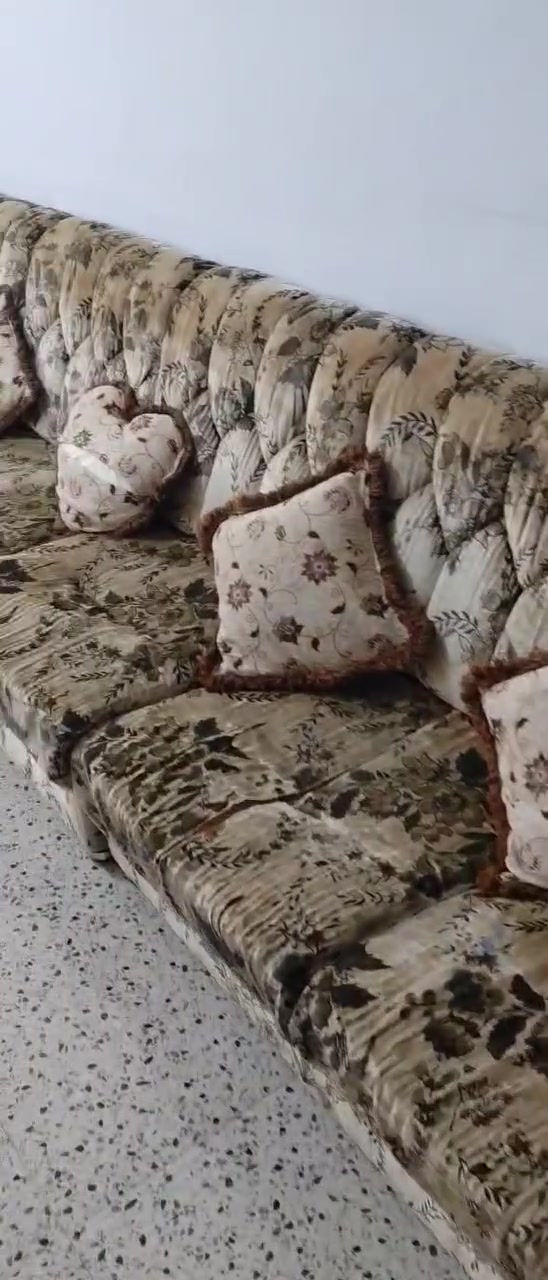 تخمين كامل مع زاوية وبوفية كبيره بسعر مناسب جدا
السلام عليكم 
تخمين مع الزوايه ما معروضه بالمنشور السعر ١٠٠ الف
بوفية كبيره ونظيفة بسعر مناسب هم الي حابب يستفر عن الموضوع يتصل على الرقم
‎***********
