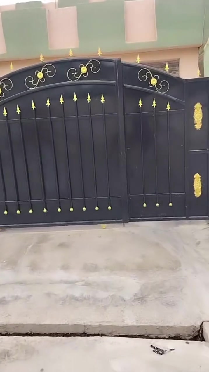 بيت للبيع الحويجه حي العسكري 
300متر ثلاثة غرف نوم وهول ومطبخ وربعه وصحيات البيت مرتب حيل وجاهز
بناء طابوك خلف التجاري 
السعر 85،مليون 
***********
