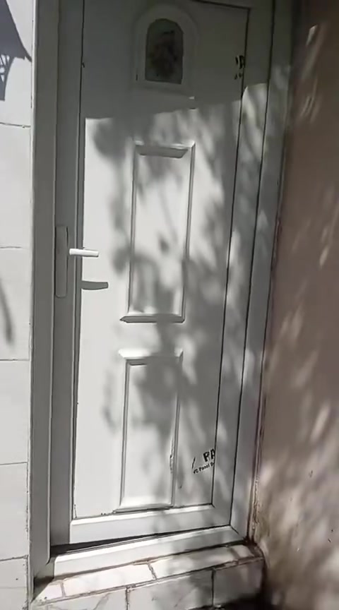 السلام عليكم دار 🏠 للبيع المساحه 100م للبيع مباشر من صاحب البيت التفاصيل ب الفديو للاستفسار عن السعر الاتصال 
***********
***********
