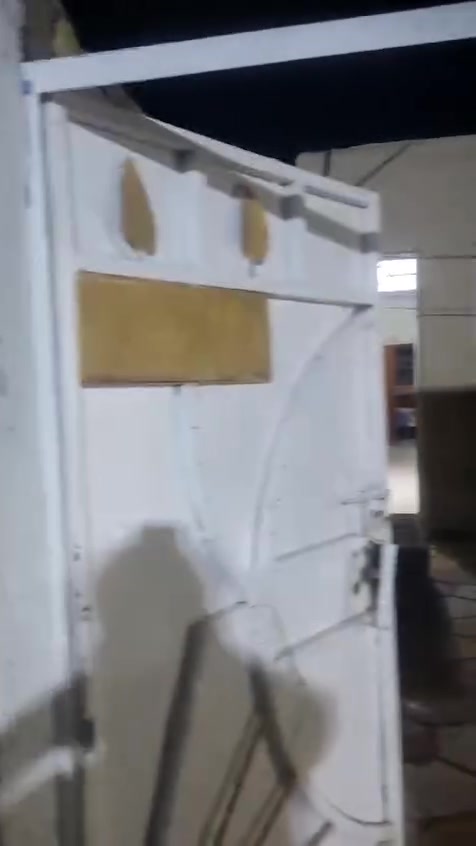 دار للبيع طابو المساحه ١٠٠ م بي غرفه واستقبال ومطبخ وصحيات داخليه وخارجيه وطارمه البيت كله مطبك سيراميك وجاهز العنوان خلف بيت ابو رتاج للاستفسار ***********/***********

