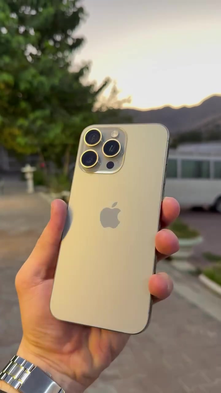 iPhone 15 pro max 📱
زۆر هەرزان 
%98 زۆر خاوێن 
پاتری 89 بیلادی 
تەنها سیمی قفڵە 
بەڵام بایپاس نیە بە دڵی خۆو فۆرماتیکە بە زەمان 
مۆبایلەکە 1TB
واتە 1024 گێگابایت 
نەکراوە دەسکاری نەکراو بە زەمان 
زەمانی یەک هەفتەی لەگەڵە 
کەڤەرێکی ئاوی شوشەیی ئەصلی هەدیەیە 🎁
 نرخی تەنها 610$ 
***********
واتساپ 📞
موشتەریت چات یان تێلبکە لە خزمەتتام ♥️
