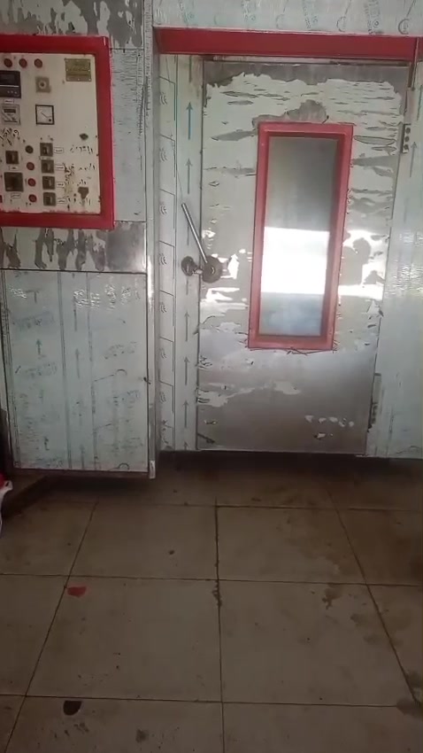 السلام عليكم 

فرن كهربائي كامل الملحقات اخو الجديد استعمال قليل السعر مناسب جدا المكان البصرة الاستفسار اكثر اتصال ع رقم ***********