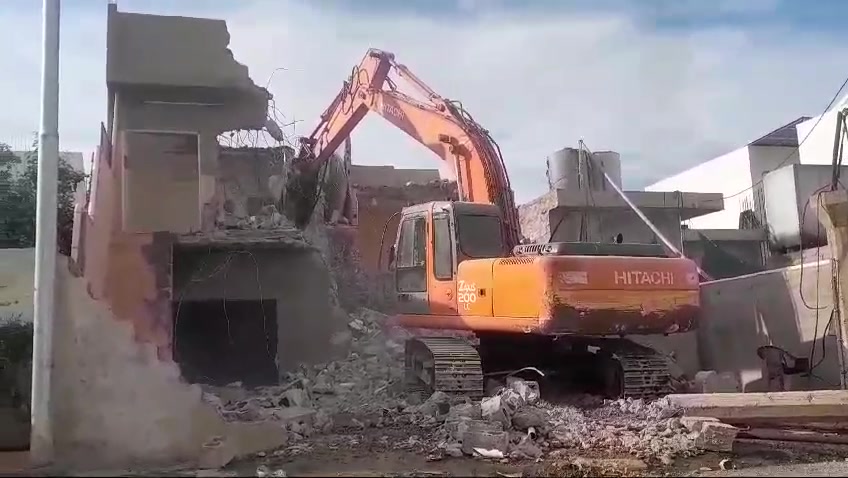 بيناء بيوت تفليش بيوت ترميم بيوت كل اشغال بيوت نشتغله شغل مضبوط عل اتفاق مكاني كركوك للاستفسار ***********
