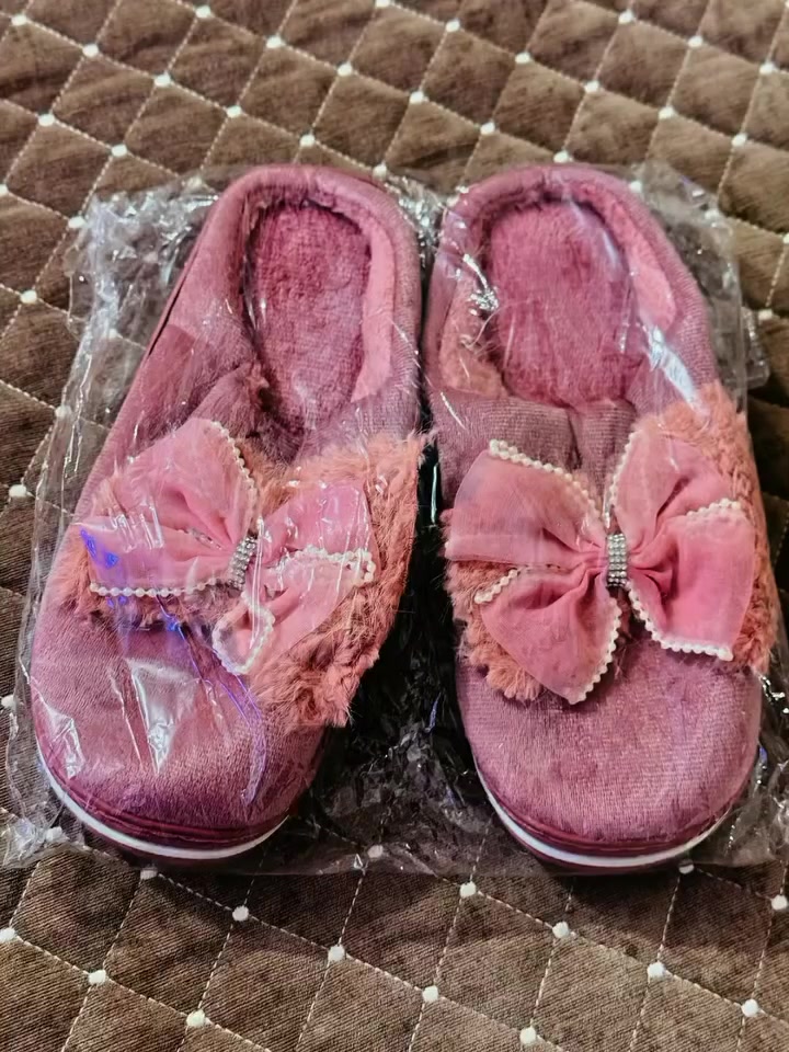 ملابس • بدون تفاصيل