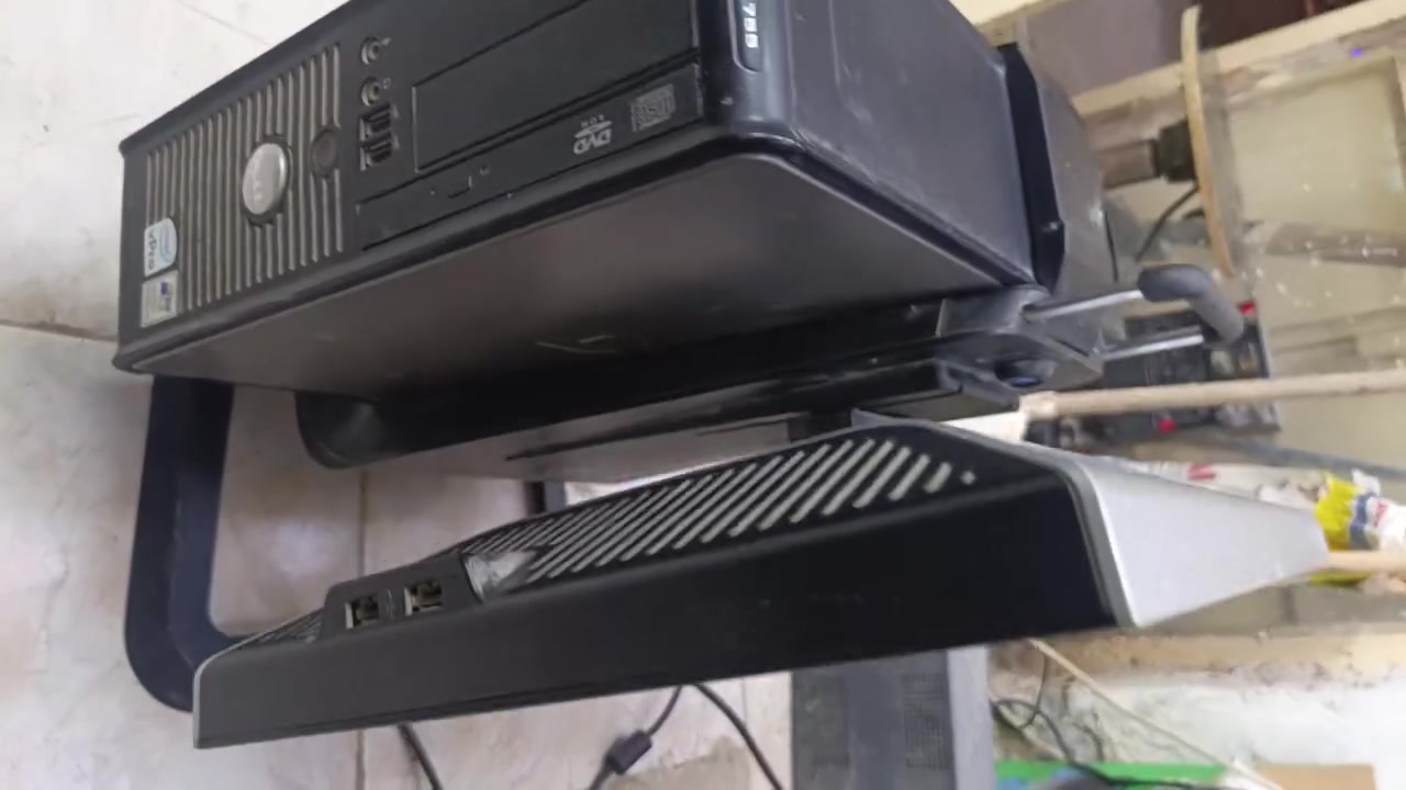 كمبيوتر مكتبي مع شاشه للبيع  مواصفاته رام 2 كيكا و هارد 128ssd باقي مواصفات  معروضه بل صورة 
بسعر 50الف فقط يوجد توصيل لجميع محافظات 
للاتصال و الاستفسار عل رقم ***********

