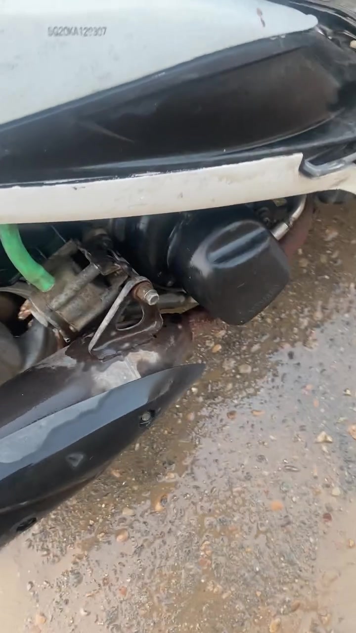 سلام عليكم دراجه كامكو مكينه فراشه ١٤٠ دراجه جانت تشتغل فاجئه طفت ابيع كومت حديد ابيع فحم بدون اوراق  سعر ٢٥٠وبيه مجال قليل ***********
