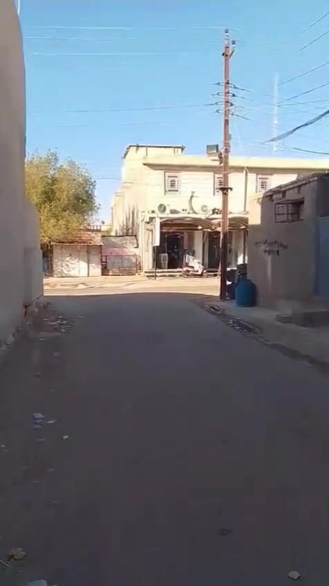 بيت البيع طابو صرف مكان بحي الشهداء قرب السوك بصف الراس ركت شارع مساحت 200متر السعر 145 وبي مجال الاستفسار تصال على رقم ***********
