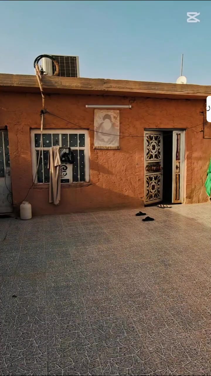 اللهم صل على محمد وآل محمد 
بيت للبيع  للبيع بيت طابو صرف(قرب مجمع بيسان من جهة كليه البيطرة حي السيده رقيه)200 متر طابقين الطابق الاول عگادة نظيف جدا مع رباط كونكريت 
الطابق الثاني كونكريت واجهه 10 نزال 21
الطابق الاول
الاولى 3.5×5
الثانيه 3.5×5
صاله 8×4
استقبال 8×4
مطبخ 5×5
صحيات داخليه وخارجية
الطابق الثاني غرفه 5×3.5
الغرفة الثانية 4×4
مطبخ + صحيات خارجيه 
عنوان مقابل كلية البيطرة قرب حسينية مسلم ابن عقيل
 

سعر  125 مليون   والتفاصيل اتصال على الرقم *********** #الكل
