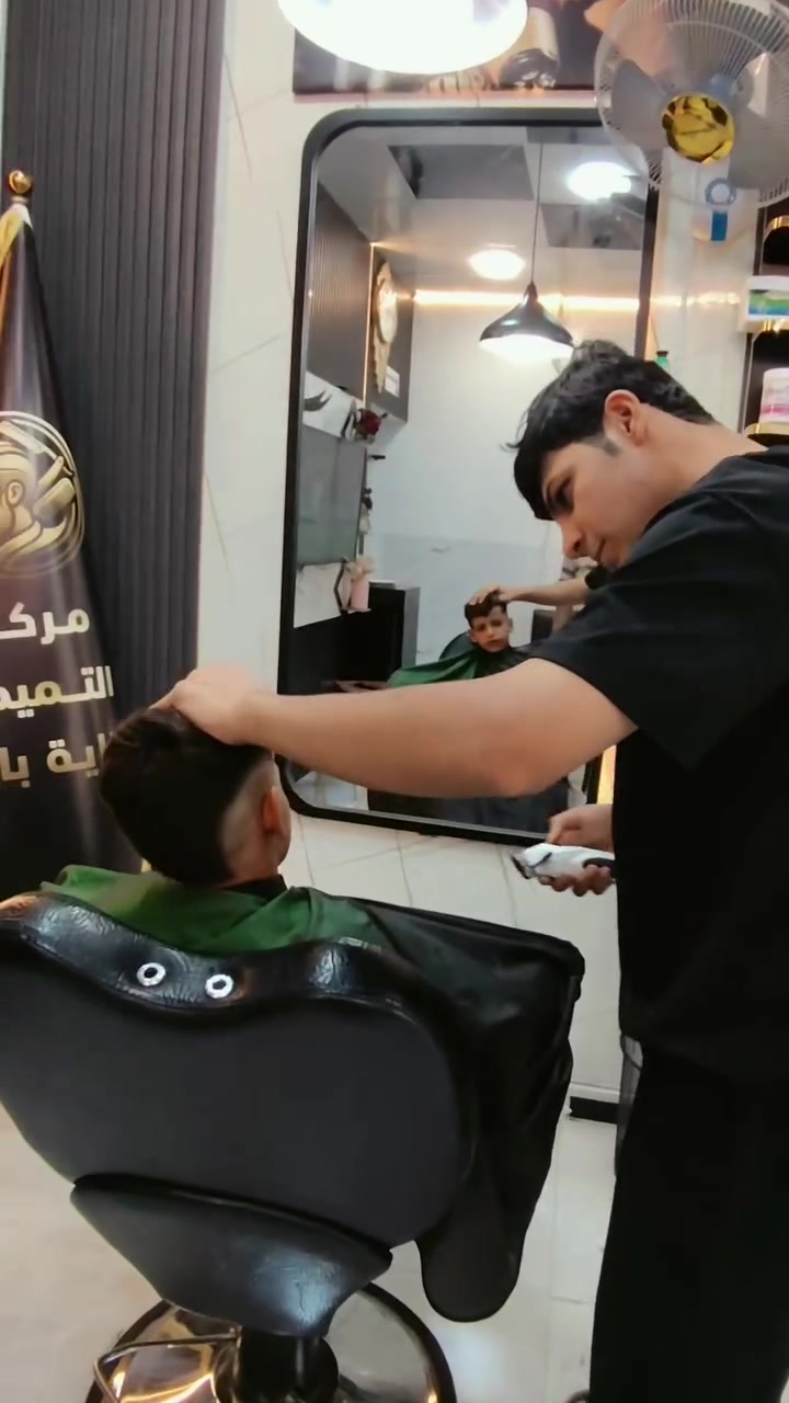 ✂️✔️.تعــــليم الحلاقــــــه ✂️✂️
خطوة بخطوة

 من الصفر إلى الاحتراف ✂️✔️

 🤩التدريب عملي وليس نظري 🤩

مده الدوره إلى حين التعلم بشكل كامل 💯

وبأرخص الأسعار   ⚡⚡150 الف فقط ⚡⚡

 الوقــت حسب ليناسبك   ❌  3 ساعات في اليوم ❌

***********📞💣

         العنـــــوان 🚗🚗البصره ، خور الزبير ، مقابل شارع المصافي 

                   ***********

                           ✅ مركز التميمي للعنايه بلرجل ✅

اطلعك حلاق . شرط
