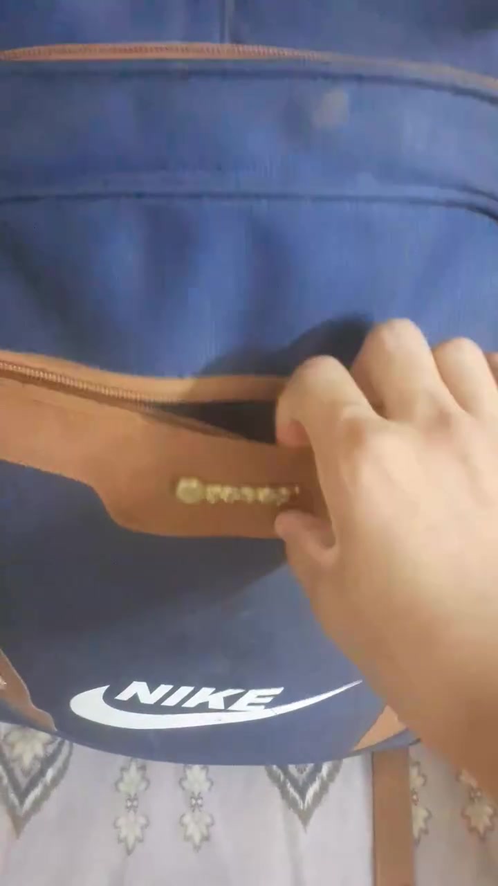 للبيع جنطه شبابيه ولاديه مال اعداديه  او متوسطه  للبيع الاستفسار علا هاذه الرقم ***********بي واتساب ومكاني البياع الشرطه الخامسه راسل وتدلل
