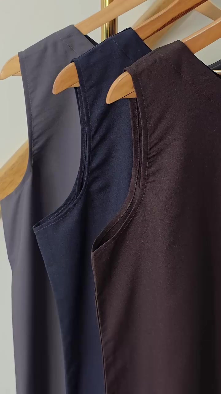 ✨️ الأول في عالم العباية الإماراتية ✨️
🎀 البينصل أجمل بكثير مما تبدو في الصور... وأناقتها تلامس الواقع بكل فخامة!

📍 متوفر الآن في بابل مول – الطابق الأرضي
📌 الموقع: محافظة بابل / شارع 40 / مقابل ماكسي مول

🚚 توصيل متاح إلى جميع محافظات العراق 🇮🇶
اختاري عبايتك بكل سهولة، واتركي الباقي علينا!

📞 للاستفسار و الطلب، تواصلي معنا عبر الزر أسفل المنشور
كوني الأجمل دائماً مع تشكيلتنا الملكية 💫

نص مكتوب في الصور:
- راح تخربين فخامة عبايتج !!