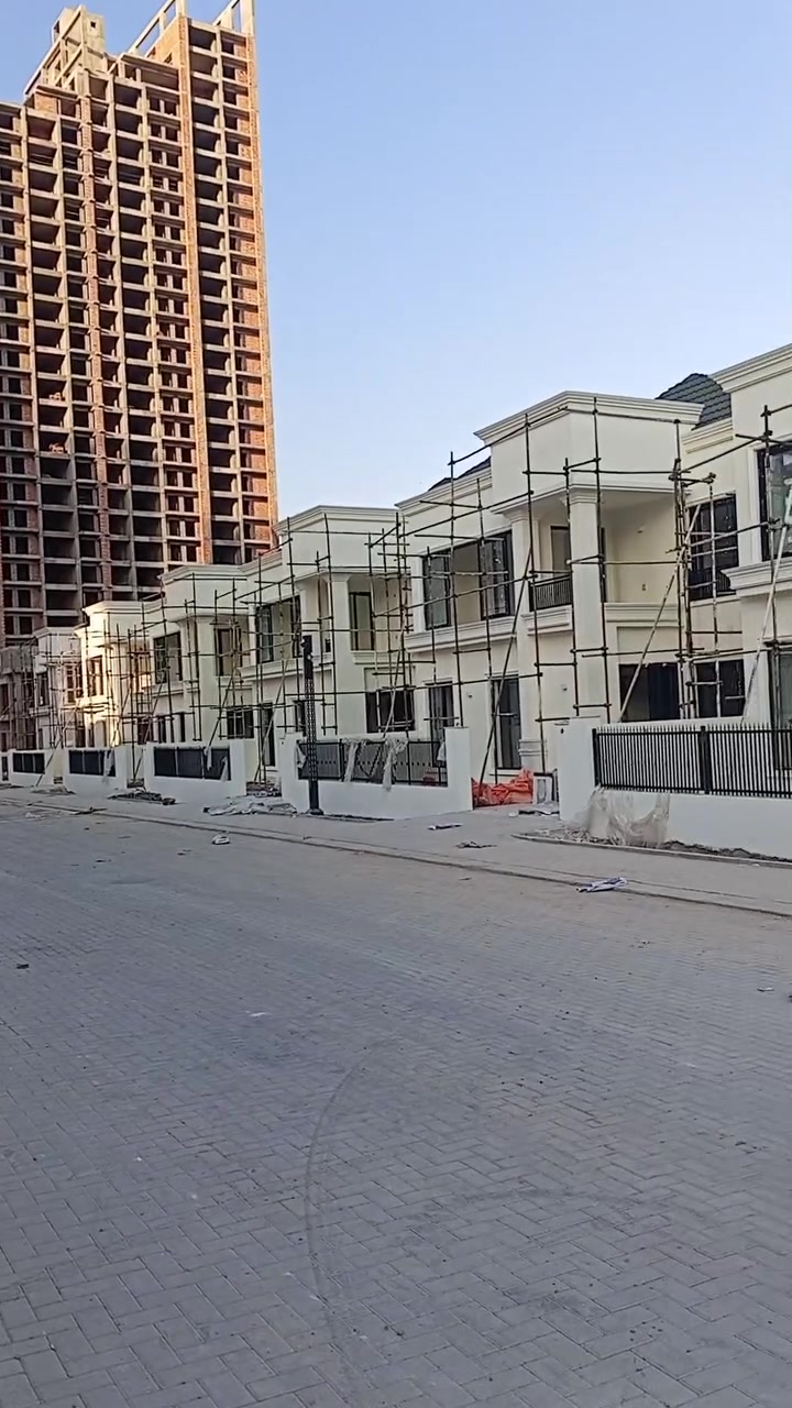 السلام عليكم هذا الأسبوع جاي للعراق العنده شغل راح ابقى 15يوم شغلي ديكورات جبسن بورد طلس صبغ واجهات فوم وشغل سرعه ودقى مال شركات شغل
