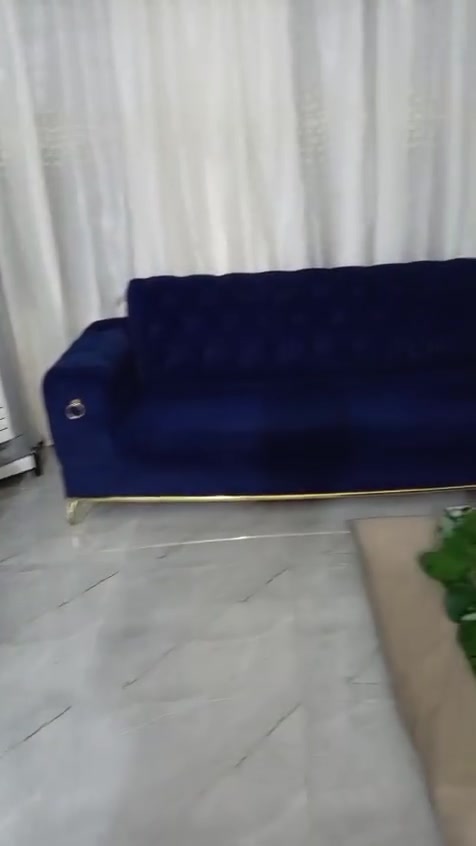 ياللة السلام عليكم تخم كلش نضيف مابي ضرر نضافه فول تزكام بلوك اسود مو سوكي سبع مقاعد ب350 وبي مجال عنوان مشتل شارع المطبك ***********

