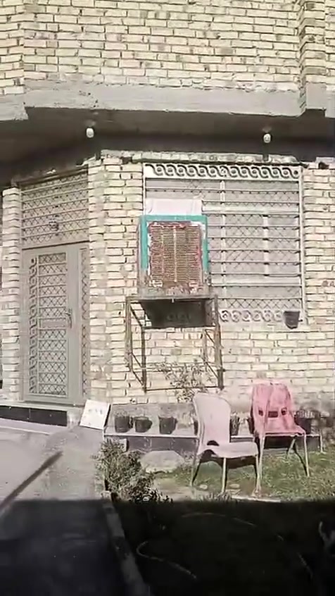 السلام عليكم دار للبيع المساحه 350 حديقه اماميه ستقبال مطبخ حار بارد هول ثنين غرف نوم مجمع صحيات داخل صحيات خارجيه درج دور ارضيه بورسلين سقف كونكريت مسلح بناء حديث 25العنوان بكرلي الاولي قرب مدرسة البحتري الاستفسار على ***********
