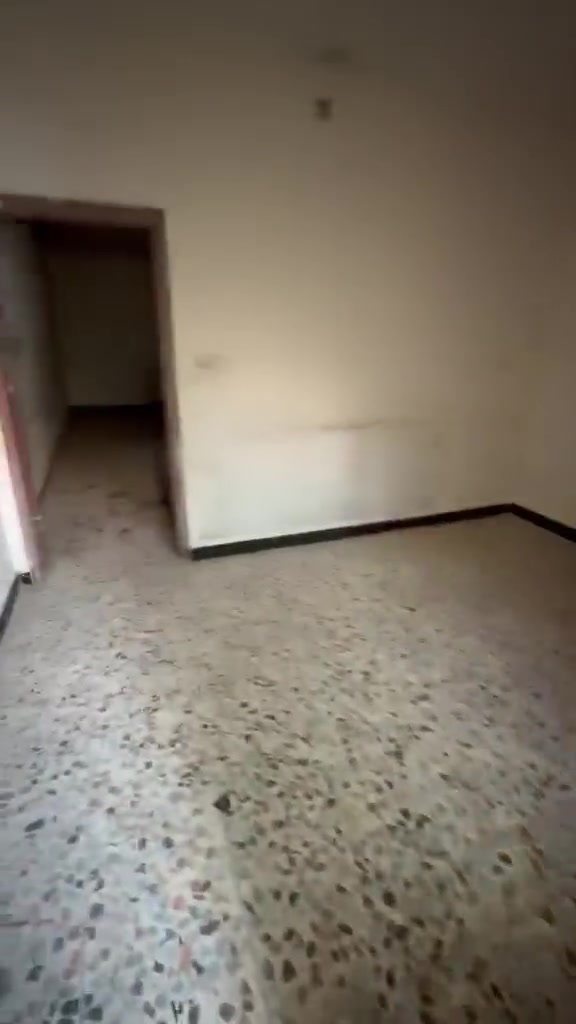 بيت ايجار ب600 الف خلف مطعم ريرلاكس
***********

