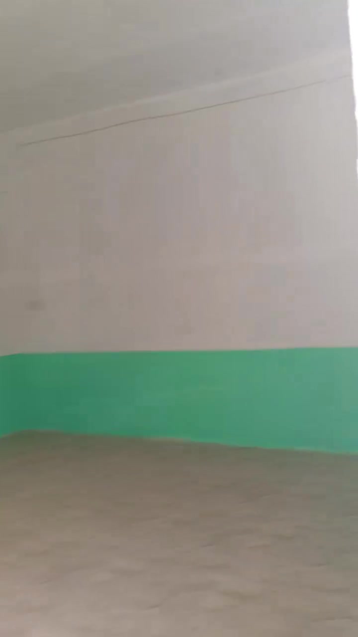 قطعه للبيع مساحه 150 بيهه بس غرفه وصحيات مجاري وماء والسقف اعكاده قريبه عالسايدين اتصال ***********
