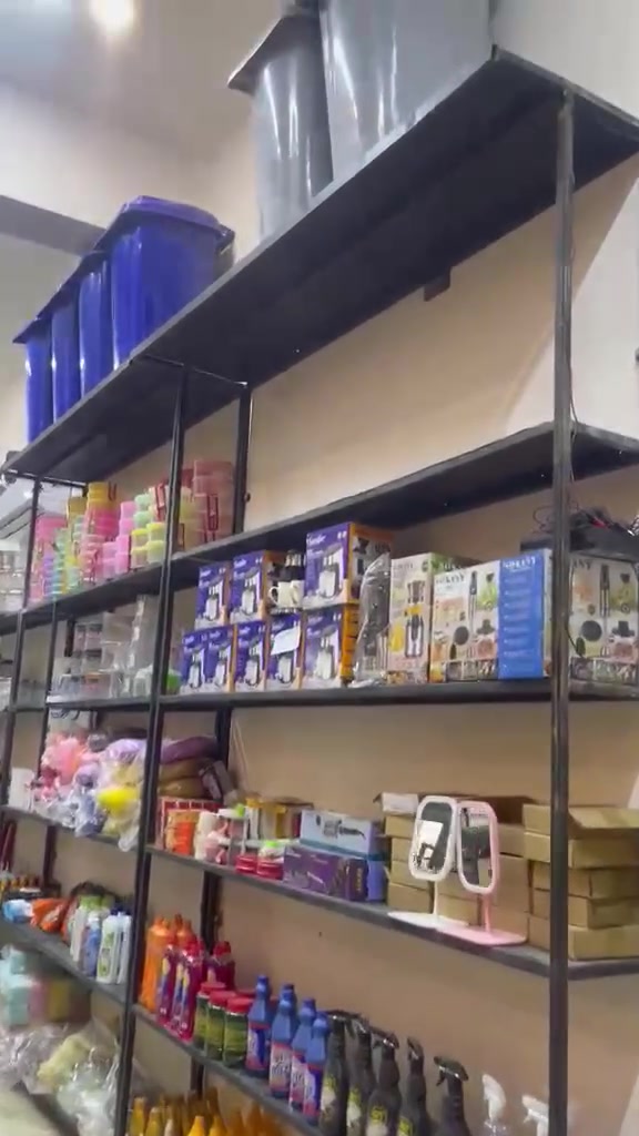 رفوف للبيع مستعجل عدد ١٠ غير اكو اثنين سيبايات
