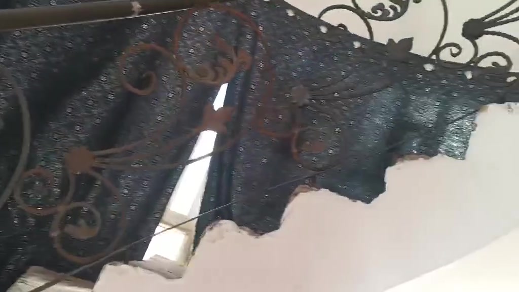 سلام عليكم حداد متنقل كافه الحداده 
هذه رقمي بي واتساب نتصل وبل خدمه ***********

نص مكتوب في الصور:
- @m.exo1
- d@m.exol