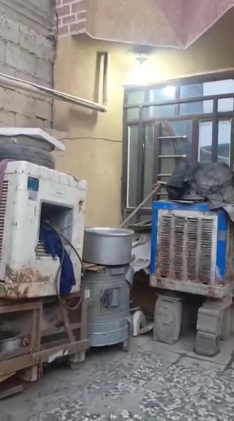 السلام عليكم بيت للبيع 125 م طابو زراعي يحتوي گراج واستقبال وصاله وغرفه نوم وصحيات قـُرب مدرسه المسار لـلاستفسار ***********
