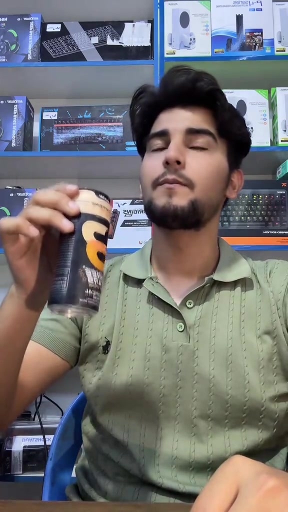 فري ستايل المنتج الوحيد الفريد غير صالح للاطفال او الحوامل#روجر_الخفاجي #sony #العراق #iraq 

نص مكتوب في الصور:
- بشرفكم اليشرب هيج!؟