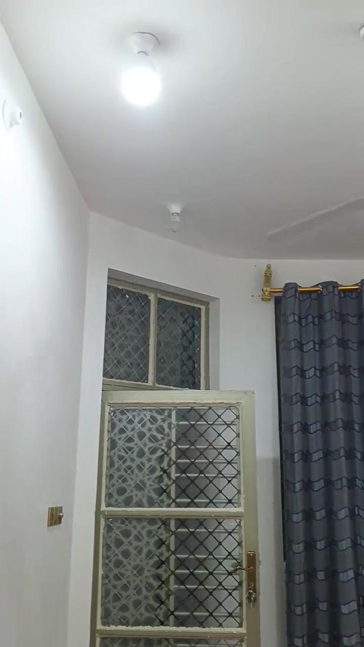 بيت 100متر واجهه 5نزال 20 في حي النصر الساده البو خطه وره مولده ثانيه  بناء حديث  وستلام مباشر نقصه بس كاشي. بيت تصميم تركي. درجه اولى. جاهز من كلشي جيب غراضك وتكعد سعر 55مليون. مو دلال اني ابو البيت  طابو زراعي سند 25 تكعد انته ولملاج فوري تحويل  مباشر بسمك***********
