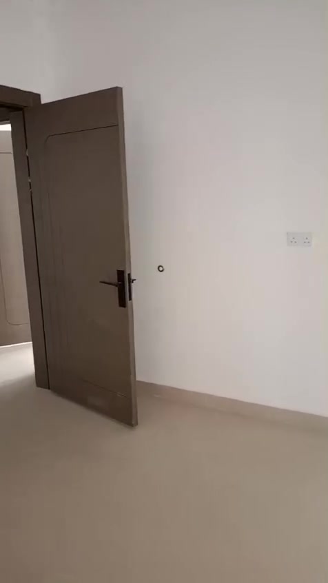 🏢 شقة جديدة للإيجار – استلام حديث ✨
📍 الموقع: مدينة الجوهرة
🛏️ تتكون من: غرفتين وصالة
🏬 الطابق الثالث
🛗 يوجد مصعدين
✨ شقة جديدة واستلام حديث

💰 الإيجار: ٨٠٠ ألف دينار عراقي

📞 للاستفسار والتواصل:
***********

