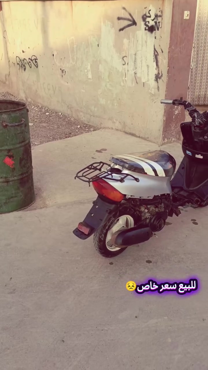 سلام عليكم  دراجه تسع ازروف اطيك محرك  شاصي شرط كهربايات يردله فقط باتري واي غرض مابي دراجه رياضي  وشراي يجي خاص السعر200 بيه مجال***********وتساب
