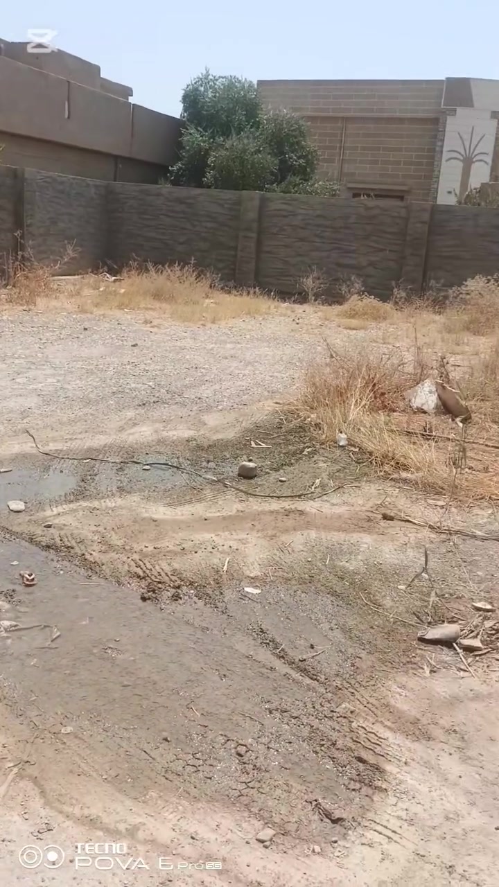 السلام عليكم قطعة أرض لبيع مكان بعقوبة ركه حجي سهيل قرب محلات حجي ناصر ارض زراعي مكاتبه رسميه فقط مساحة 190 متر لاستفسار عل رقم *********** حسن الدليمي اللاستثمار العقاري
