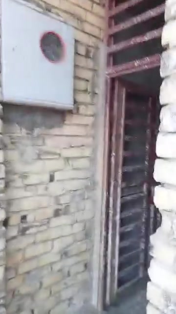 هيكل للبيع خلف مول أهل الخير طهمازيه فرع لحوم سيد زيد مساحه ٩٢متر طابو صرف نقص بسيط طابقين ثلاث غرف نوم حمام عدد ٢  السعر ٨٥بيه مجال بسيط *********** موقع الهيكل ثالث فرع على اليسار بالنسبه لفرع سيد زيد
