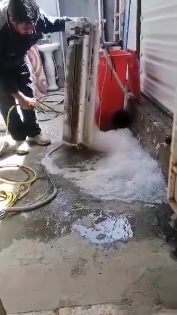 طبعااا احسن وقت لغسل السبالت هو هاي الفتره الي قبل أيام الشتاء حته يبقه سبلتك نضيف وخالي من الاوساخ والاتربه الي تسبب الزنجار وتلف الراديتر وتسبب ليك وفقدان الغاز
ورشة خدمات المدينه لتنصيب وصيانة وغسل وبيع وشراء  كافة أجهزة التبريد و التكييف وبأسعار تنافسية ***********

نص مكتوب في الصور:
- CAMON 20 Pro • 24mm f/1.7 1/1126s ISO53
- CAMON 20 Pro 24mm f/1.7 1/50s ISO1130
- CAMON 20 Pro • 24mm f/1.7 1/180s ISO50