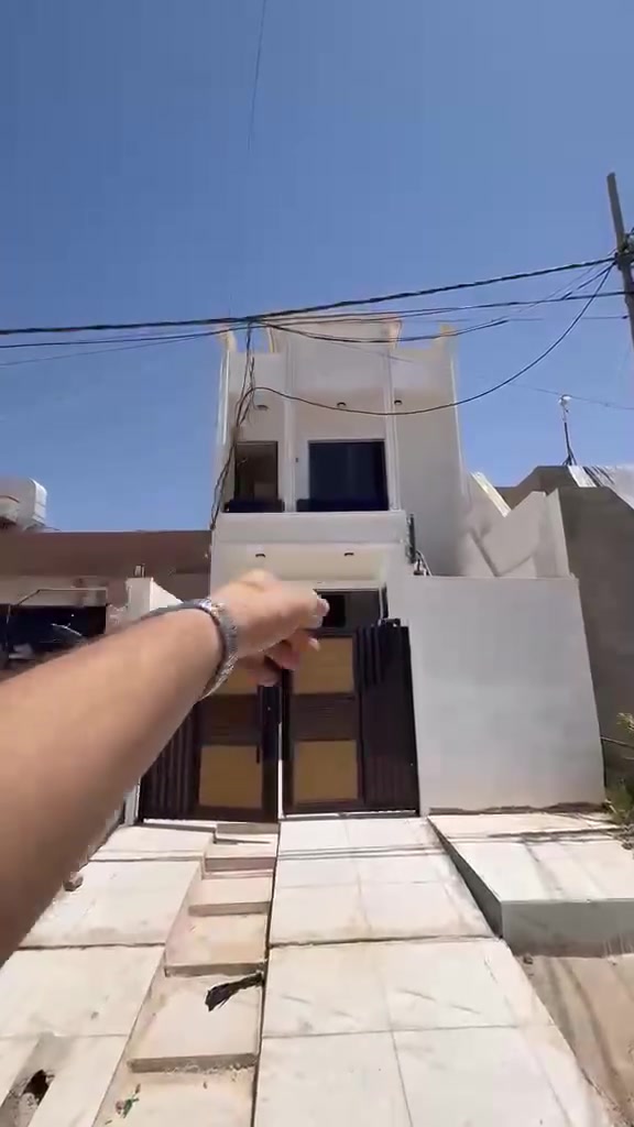 100 متر
بيناء جديد موقع مميز كامل خدمات 
‏📍موقع كركوك دروازه 
استفسار اكثر راسل الصفحه او اتصل علي ارقام (***********)
