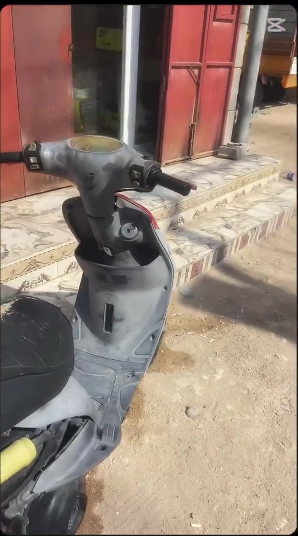 سلام عليكم دراجه قجمه محربه وغراضها موجوده ختم واحد ويه المكينه مفتوحه بس ولفات اعيد واكرر بس ولفات ٤٩ بلاد السعر٦٠٠ وخمسين وبيه مجال قليل رقمي***********والعده سكنس جبلي مراوس وازوده يدخلي خاص
