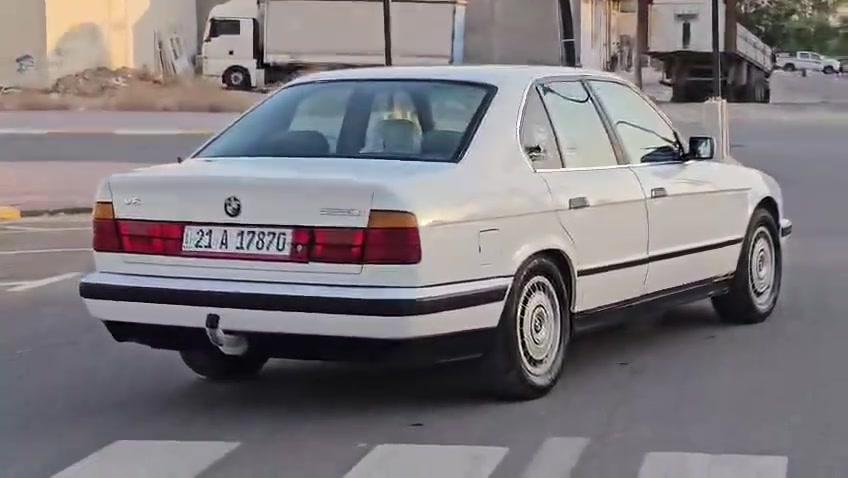 سلام عليكم 
BMW 520i
بؤ فرؤشتن هةموو شتيكي بةشةرت نوقساني نية 

***********
