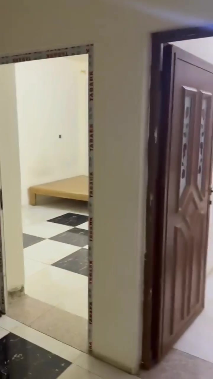 بيت للايجار طابق ثاني  شارع المعهد قرب أسماك ميمون
غرفتين /مطبخ/ استقبال/ صحيات 
( اجاره 350 الف )
***********
