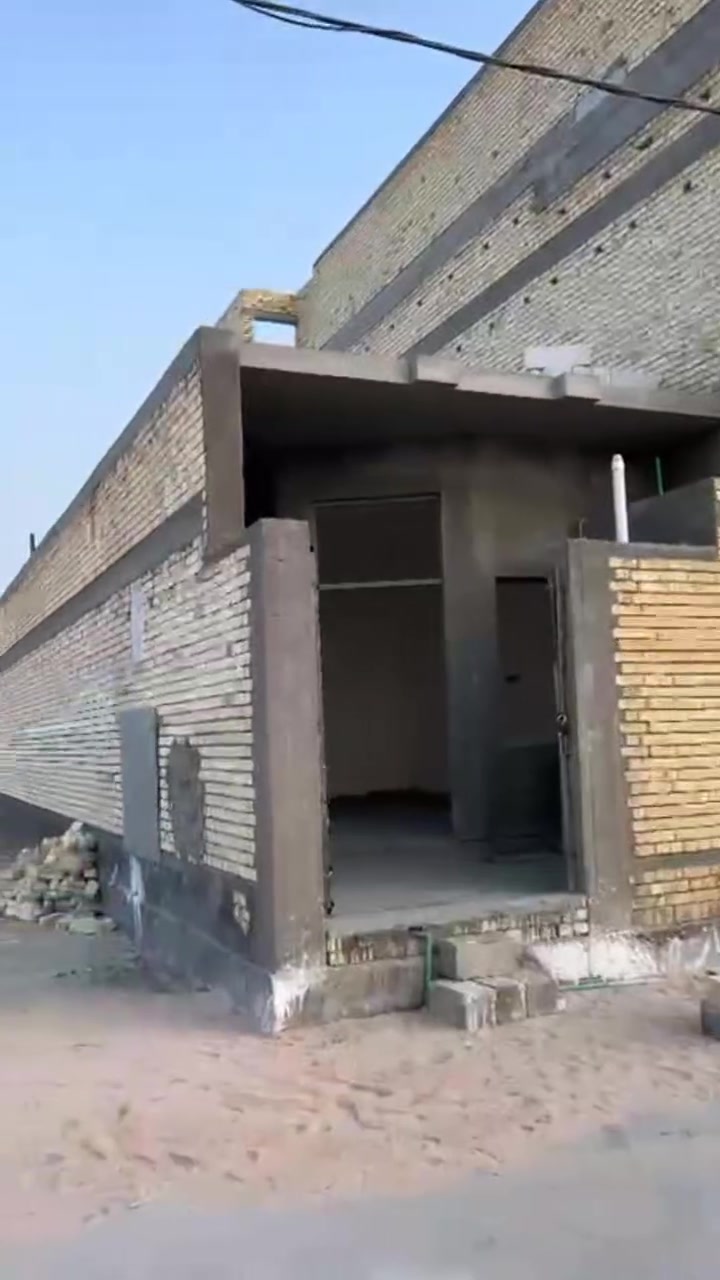 منزل للبيع
مساحة 100م
5×20
بناء طابوق درجه اولى
سنه البناء 2026
باقي على التشطيب 
  طابو صرف 
النصف الثاني للركن
شارع 10م
قرب مستشفى السياب
العابرات 
السعر 95مليون وقابل للتفاوض
للاستفسار
***********
وتساب
