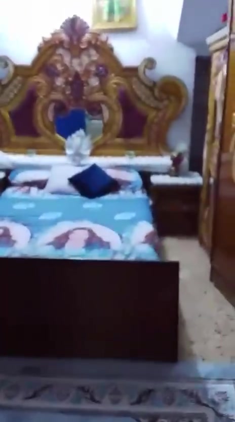 السلام عليكم عندي غرفة اخشاب للبيع بسعر مناسب سوكيه ثقيل درجه اولى ٦ بيبان طابقين وبسعر ٤٠٠ وبيه مجال للاستفسار ***********
