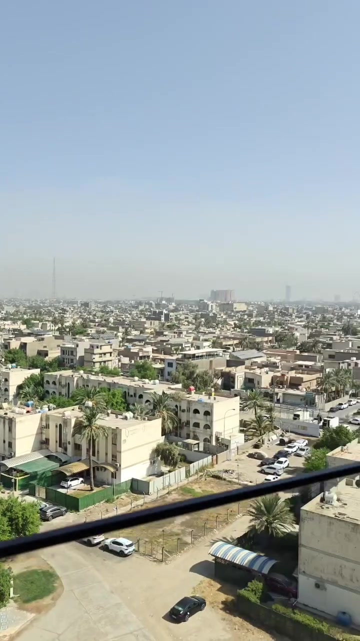 شقة بمساحة 180م² في مجمع زهراء السيدية، بالطابق العاشر، بإطلالات مفتوحة ومميزة من أكثر من جهة، حتى تستمتعين بالمنظر والضوء من أكثر من زاوية.

🏠 تفاصيل الشقة:
• 3 غرف نوم
• 2 حمام
• 3 بالكونات
• إطلالات مميزة ومفتوحة
• شبابيك عازلة للصوت للحد من الضوضاء الخارجية
• تصميم ومساحات تمنح البيت راحة وخصوصية

📍 الموقع:
في قلب السيدية، وقريبة من شارع خيزران، بموقع حيوي وسهل الوصول، مع أجواء هادئة داخل المجمع.

والمجمع يوفر بيئة سكنية متكاملة مع الأمن، المصاعد والخدمات، حتى يكون يومج أبسط وراحتج أكثر.
***********
