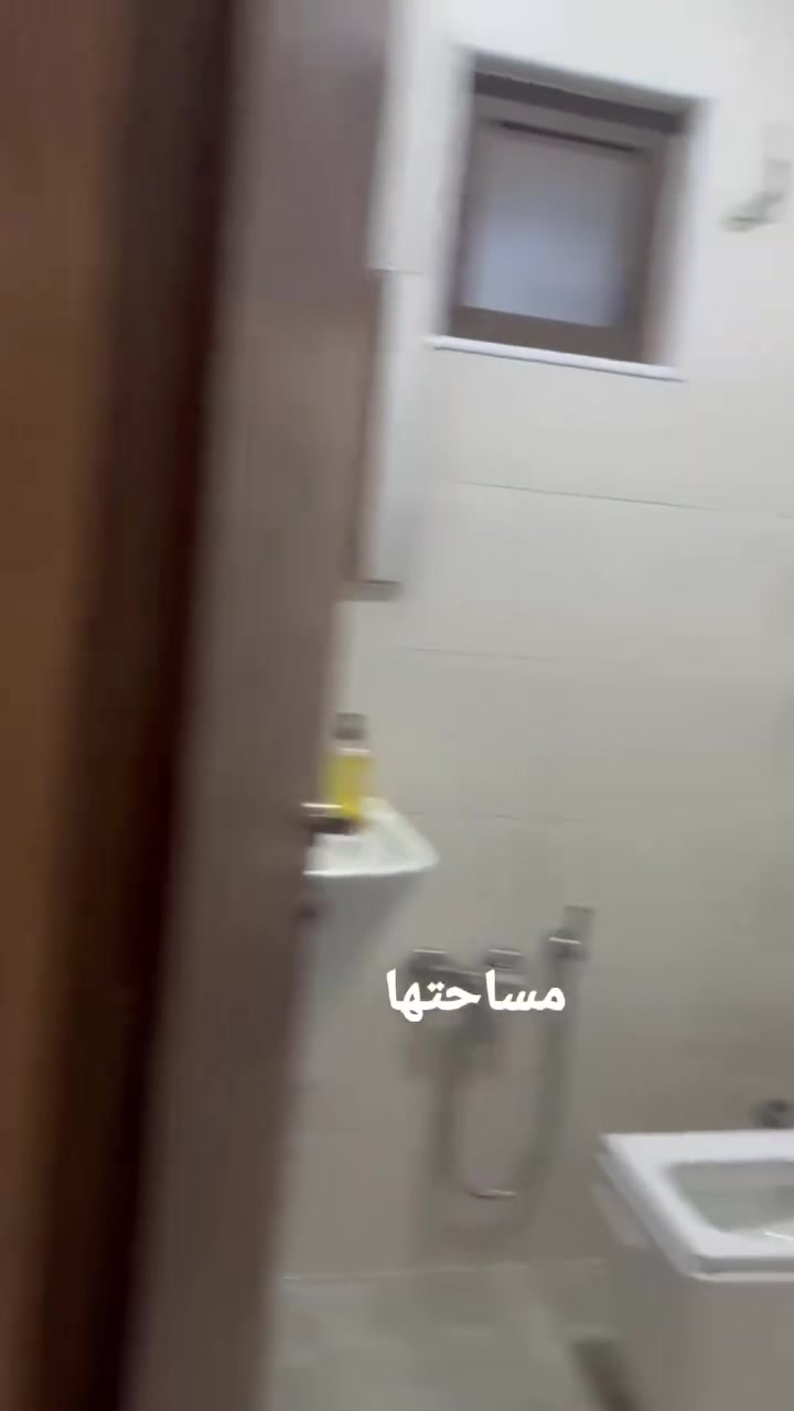 🏡 شقة للبيع في مجمع سكني مميز – السيدية

📐 المساحة: 139 م²
🛏️ غرفتين نوم
🛋️ صالة + مطبخ
🚿 حمامين
🛋️ مؤثثة بالكامل
🏙️ طابق علوي مع إطلالة جميلة

✨ مميزات المجمع:
• موقع مميز في السيدية
• مجمع هادئ وراقي
• خدمات أمن وحماية (Security)
• نظافة وخدمات متكاملة
• تهوية وإضاءة جيدة داخل الشقة
• عزل جيد
• مول داخل المجمع وقريب من الافتتاح

📩 الشقة معروضة للبيع
للاستفسار عن السعر والتفاصيل أو تحديد موعد للمعاينة، راسلونا على الخاص ***********

شنو رأيكم؟ 👀
تستاهل الشراء لو لا؟
