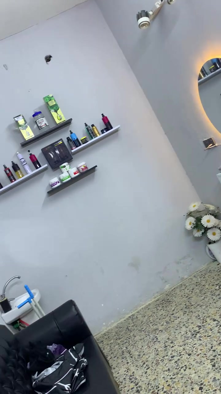 محل كامل للبيع في بغداد البلديات حي التراث للاستفسار اتصل ***********
