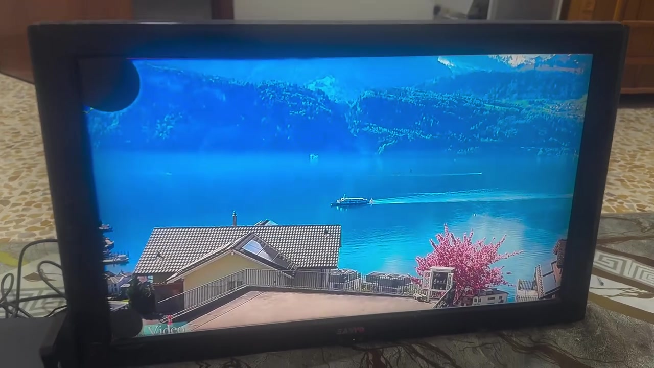شاشة بلازما حجم 32 كبير شركة Sanyo (( بدون نت ))
مع ريموت والتلفزيون به ٣ مداخل hdmi مليان مداخل 
مثل ما موضح بل فديو أبيع على وضعه  لاكن يشتغل 
السعر  45 قفل قفل 
مكاني الموصل الأيسر حي فلسطين 
***********
