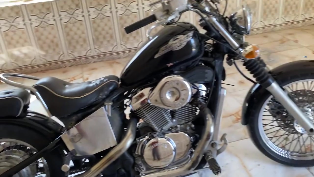 سلام عليكم.هوندا ستيد 400ccكفالة عامه.أدامه كامله كابريتر +بلكات+باتري جديد.كهربائيات كاملة مابيها نقص
جيب وياك 10 فيتريه شغل واطلع ترايك للبصره 
مكاني /واسط قضاء(الصويرة )سعرها مليون و300 وبيها مجال للطيبين /***********
